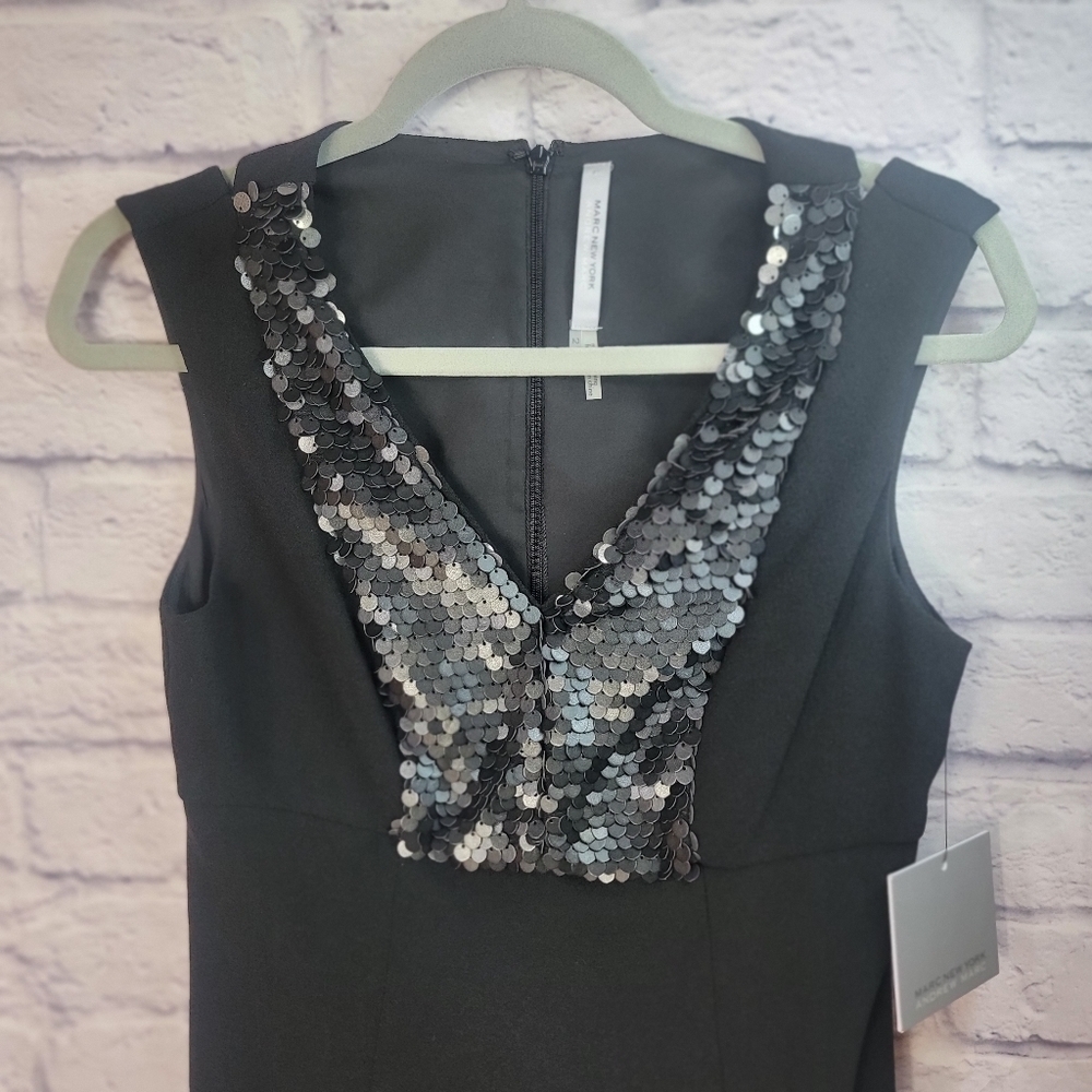 Marc New York black knee length V-neck sleeveless NWT zipup back size s dress